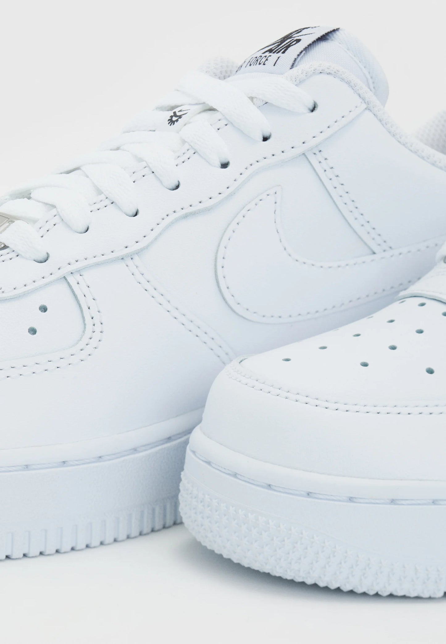 Nike AIR FORCE 1 07 FLYEASE